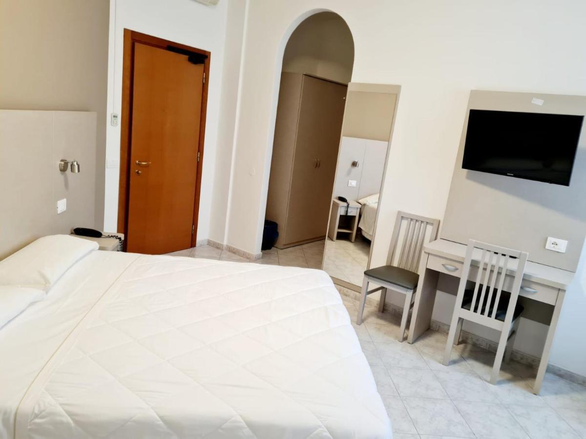 Hotel San Marco Pesaro Esterno foto