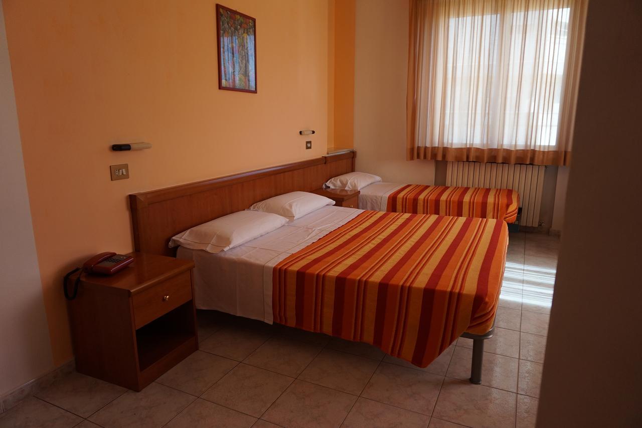 Hotel San Marco Pesaro Esterno foto